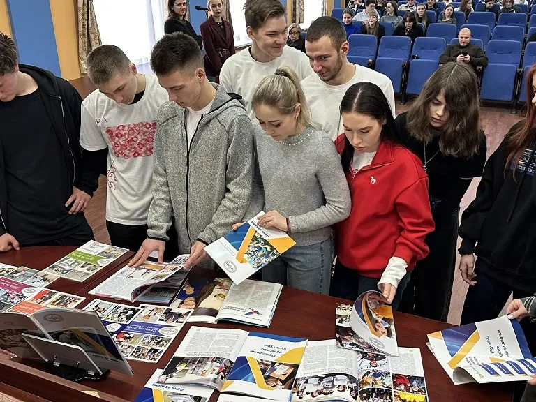 В библиотеке им. Лермонтова прошёл открытый диалог молодёжи с представителями крайизбиркома