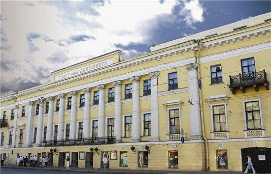Начались гастроли Ленинградского академического театра им. Ленсовета в Ставрополе